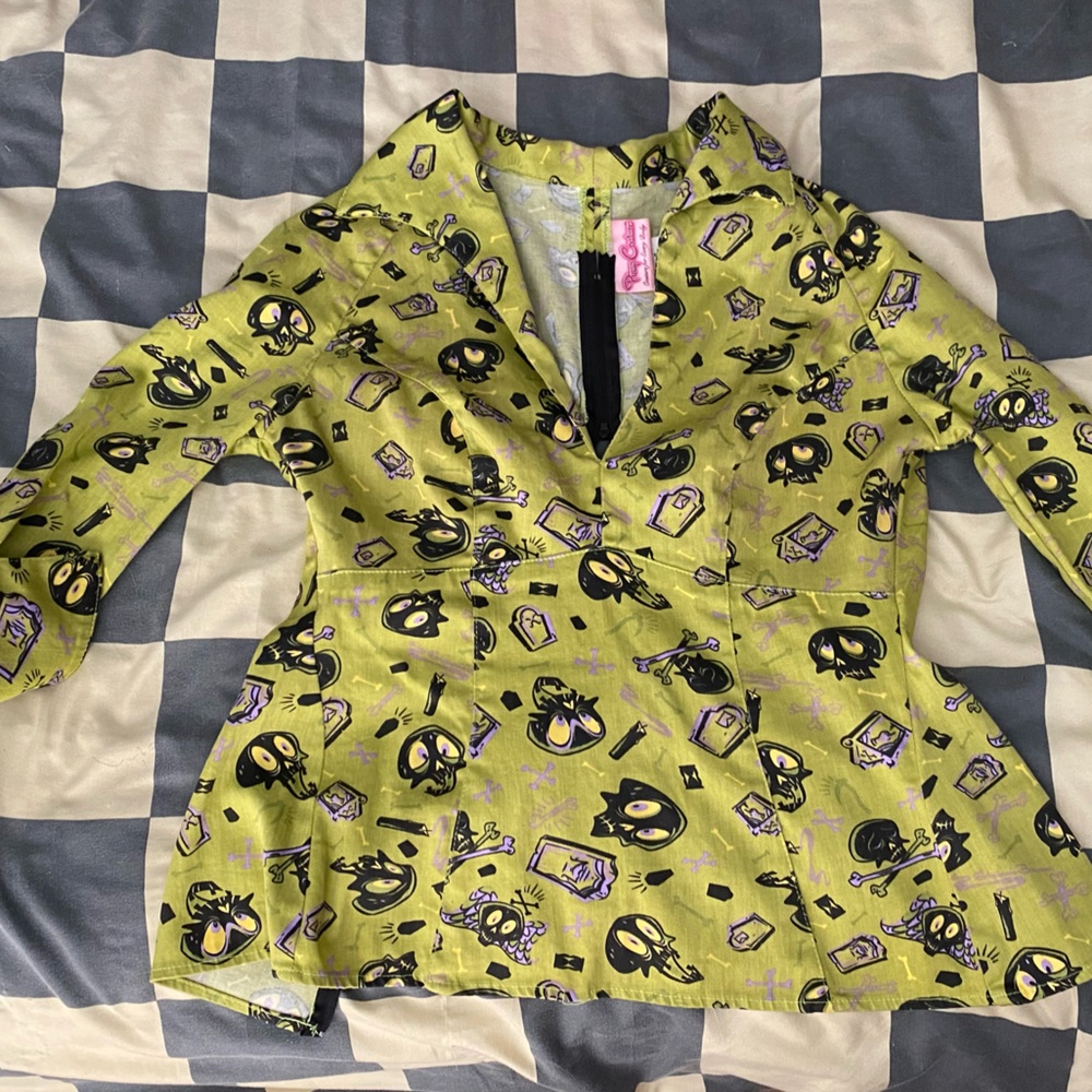 Pinup Couture PUG Pinup Girl Clothing Monster Top 3/4 Long Sleeve Collar Top S
